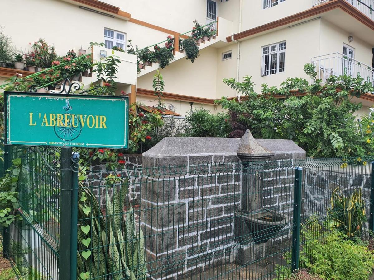 Tyvabro Guesthouse Mahébourg エクステリア 写真